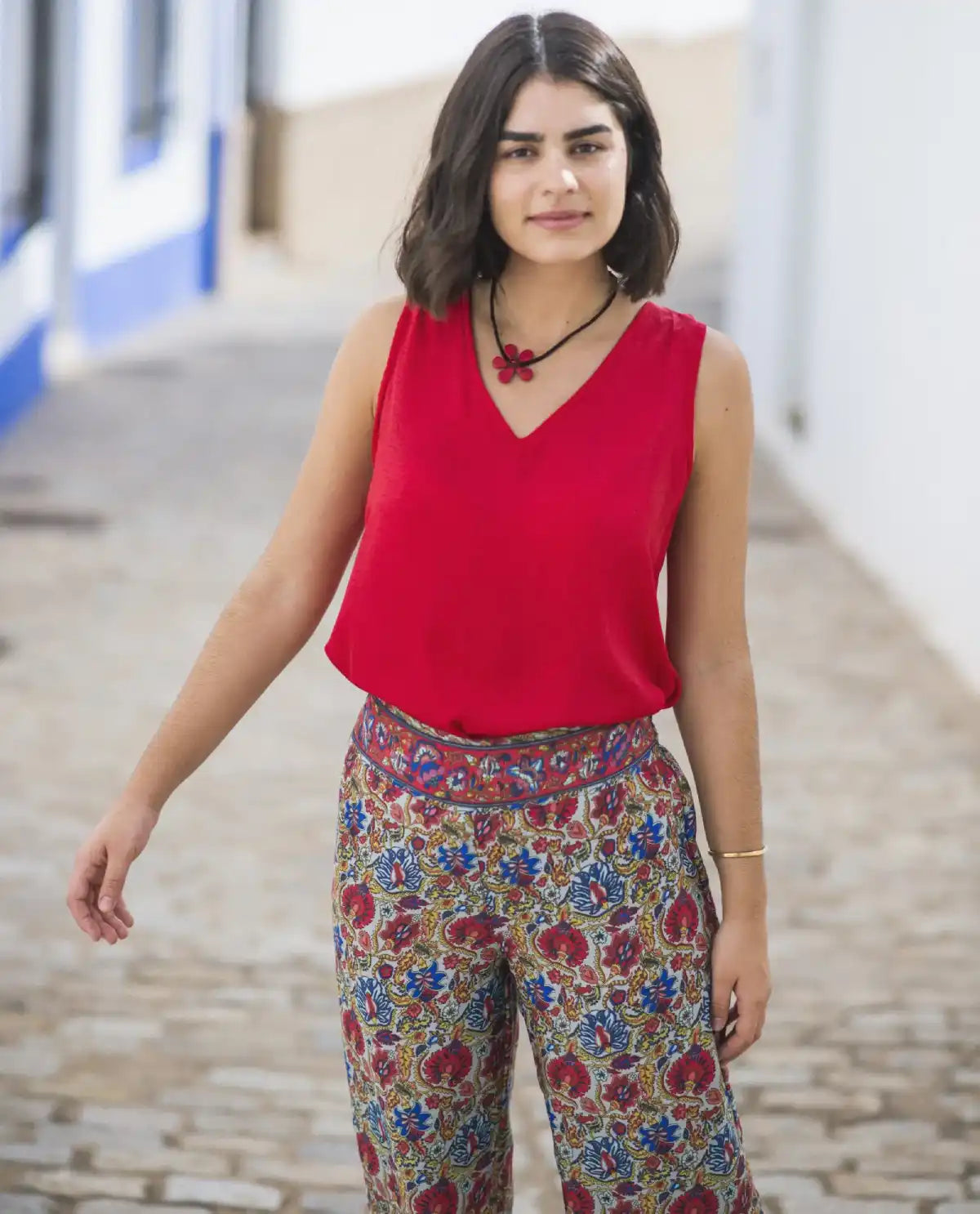 Top Básico de seda Rojo. Imprescindibles para combinar con tus sedas estampadas,