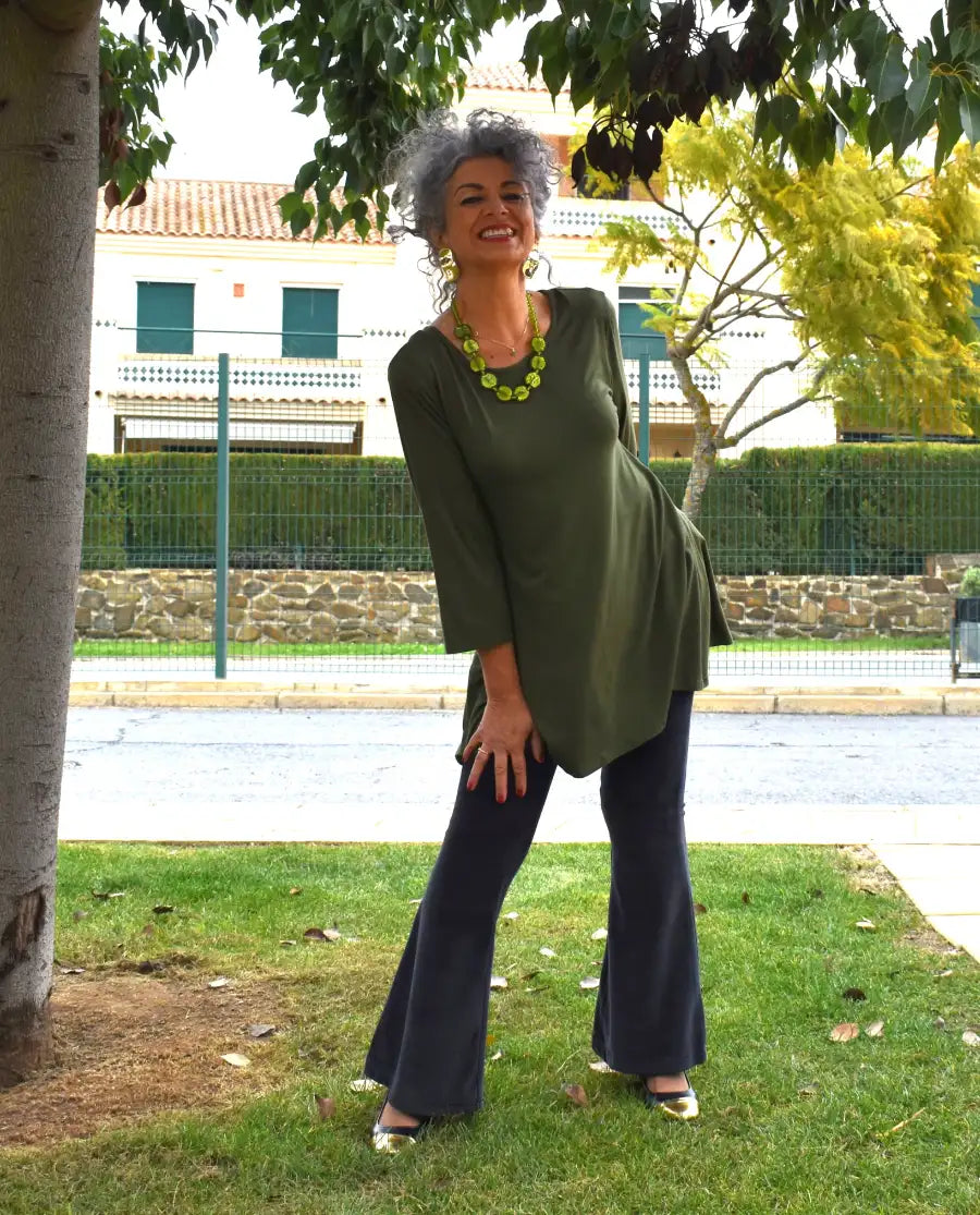 Camiseta talla grande de punto de rayon. Color caqui -verde
