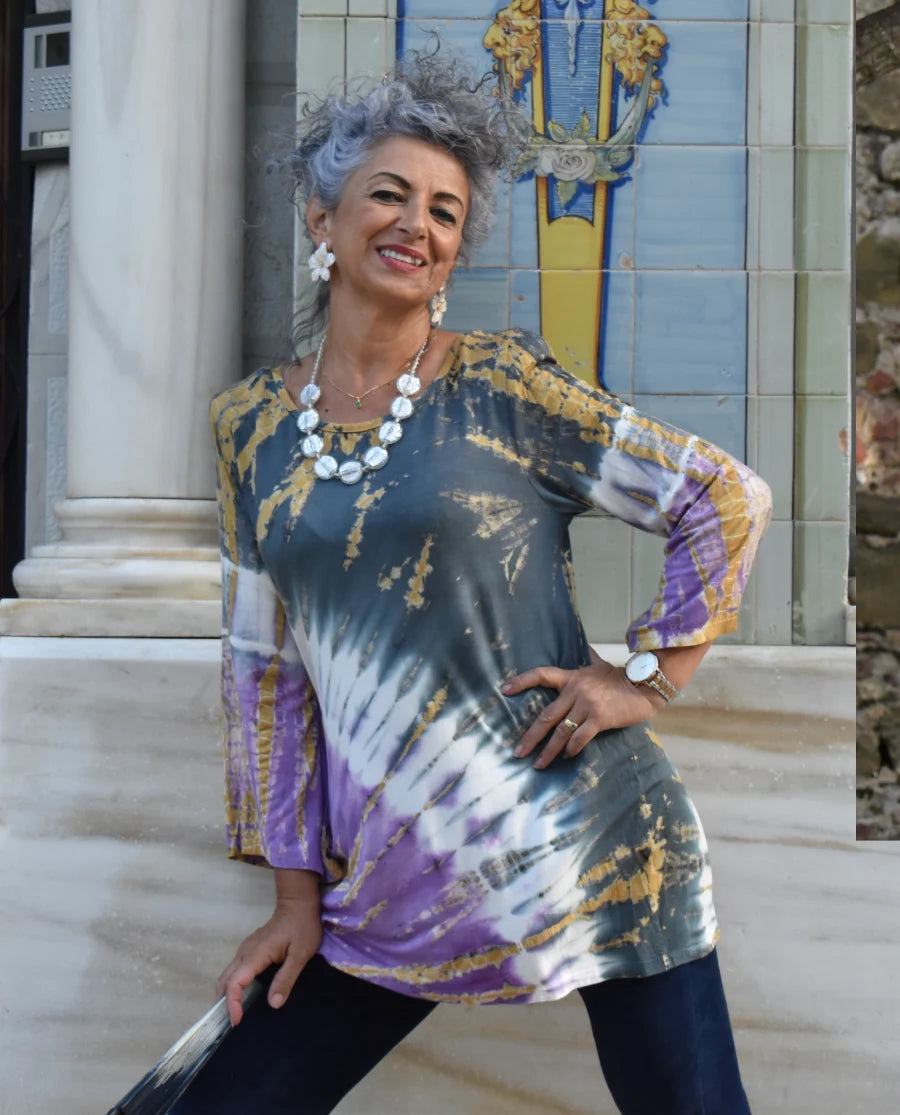 Camiseta de manga 3/4 punto de rayon. Color gris claro con lila