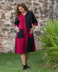 Vestido Opar de algodón para talla grande. Gramaje de invierno. color Burdeos + Negro con bolsillos