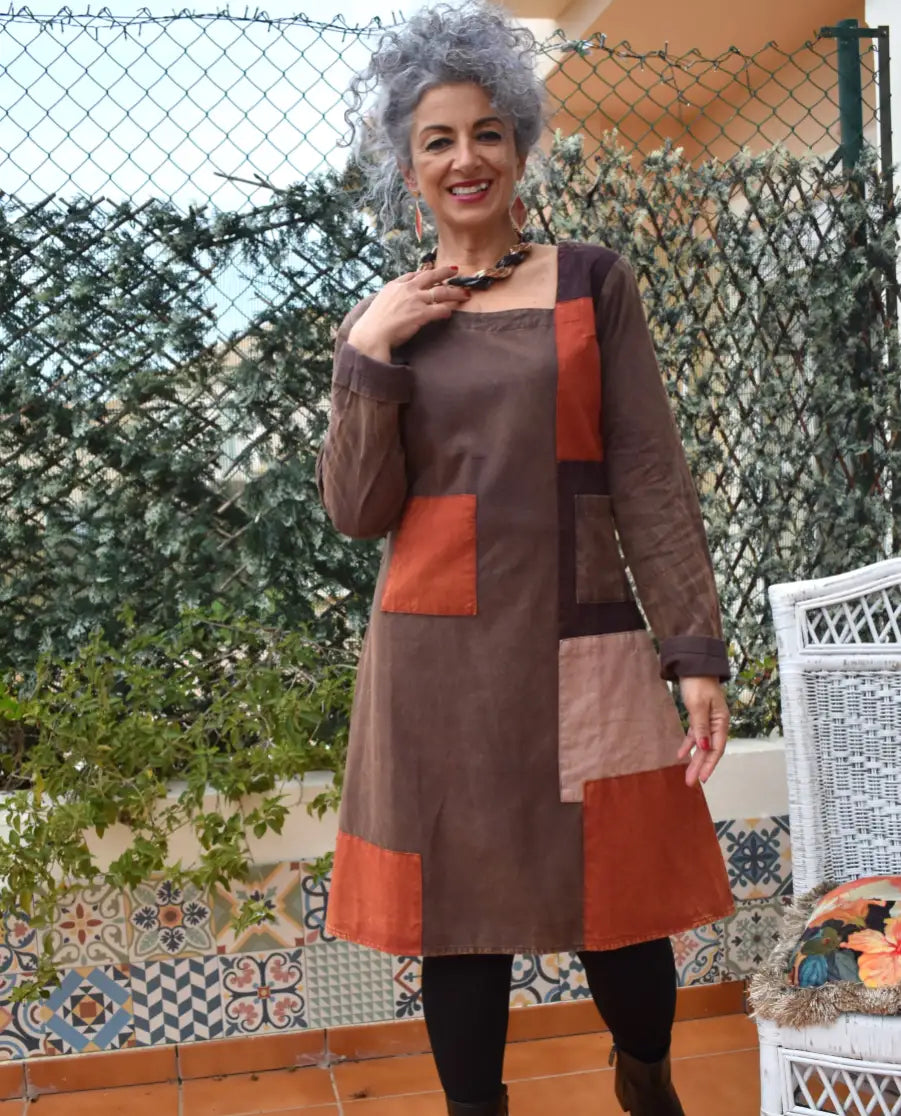 vestido patchwork de corte entallado y evasé. Ideal para tus jornadas laborales y salidas casuales