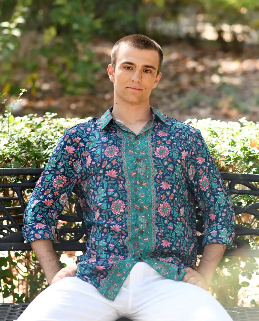 Camisa de seda hombre. color azul con flores
